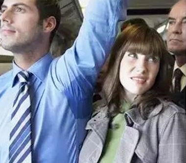 腋臭到底有些什么样的症状